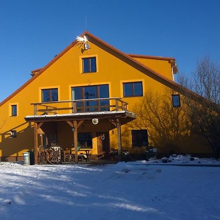 Penzion Eqilon Hotell Mělník Exteriör bild