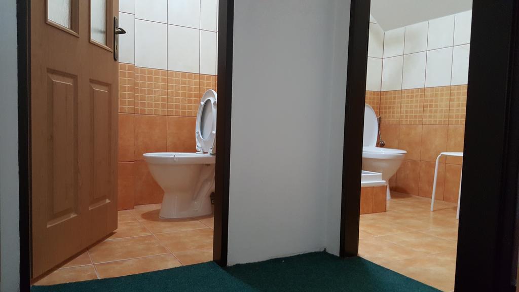 Penzion Eqilon Hotell Mělník Exteriör bild