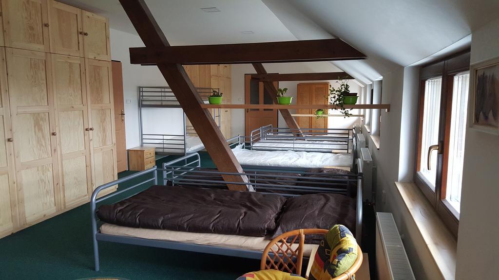 Penzion Eqilon Hotell Mělník Exteriör bild