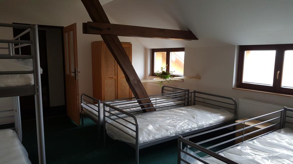 Penzion Eqilon Hotell Mělník Exteriör bild