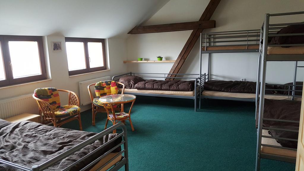Penzion Eqilon Hotell Mělník Exteriör bild