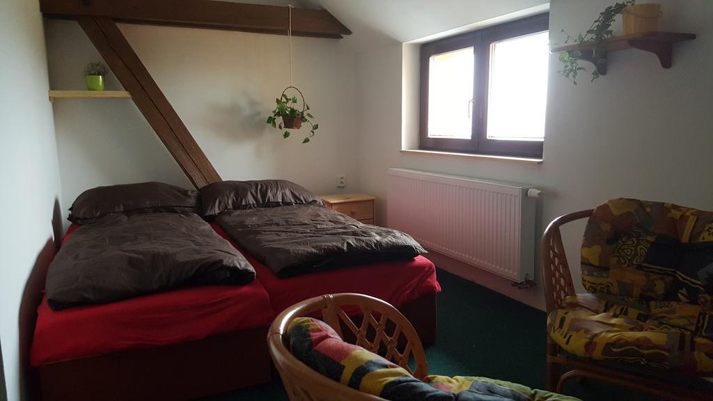 Penzion Eqilon Hotell Mělník Exteriör bild